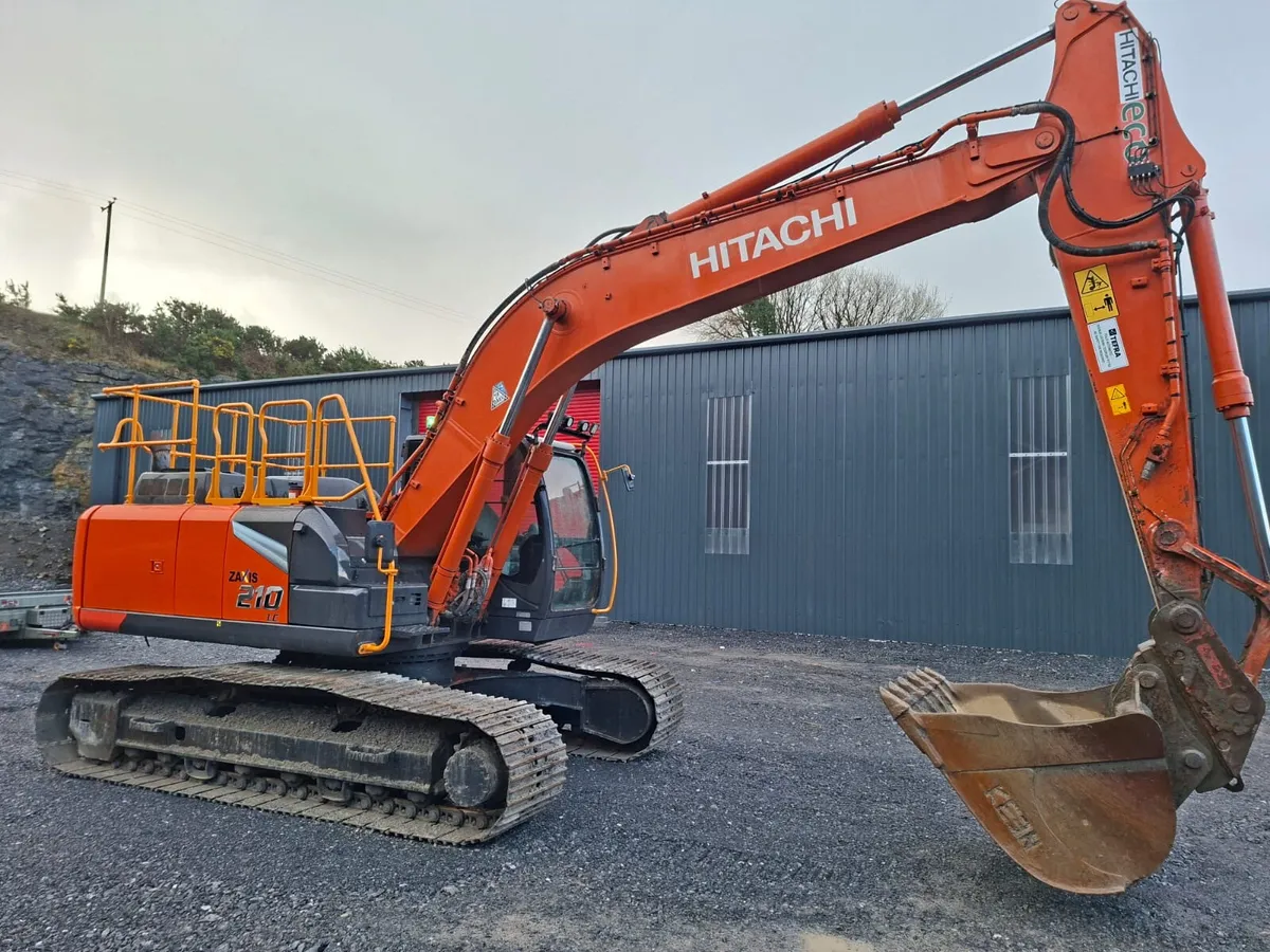 2020 Hitachi ZX210LC-6 - Image 3