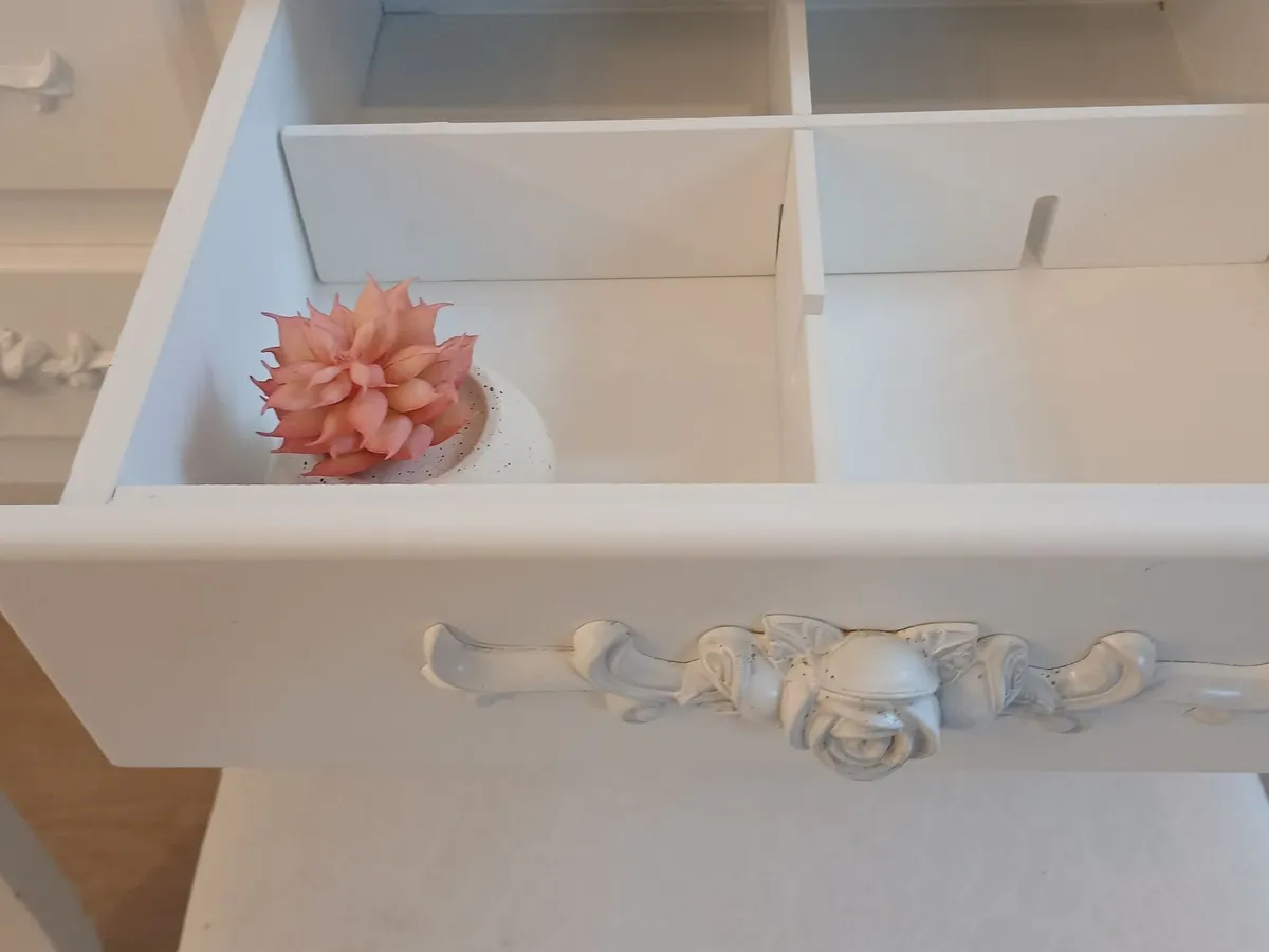 Dressing table with stool - Image 2