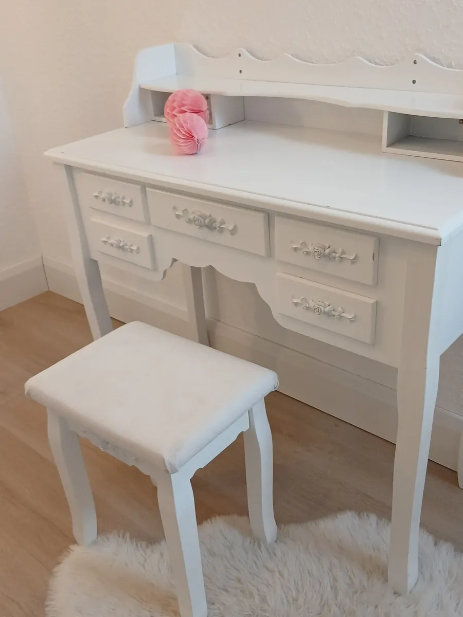 Dressing table with stool - Image 1