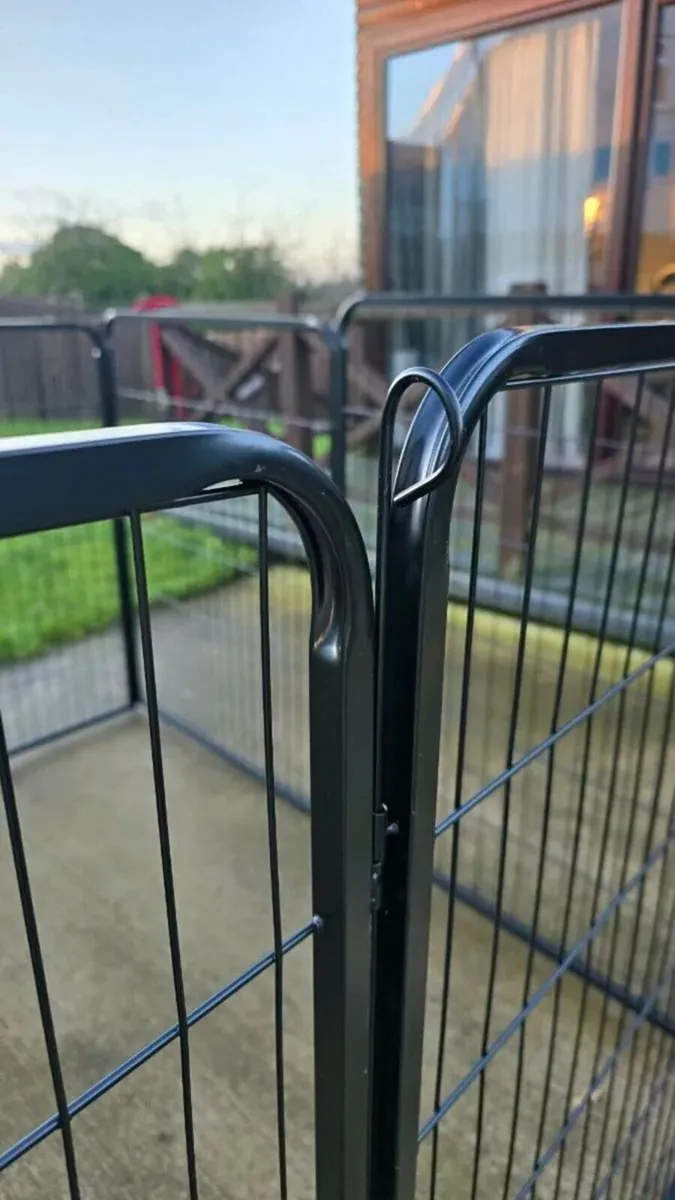 Enclosure 8 panels brand new - Image 4