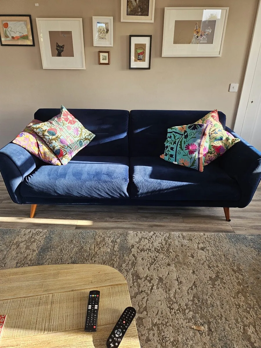 3 seater couch - Image 1