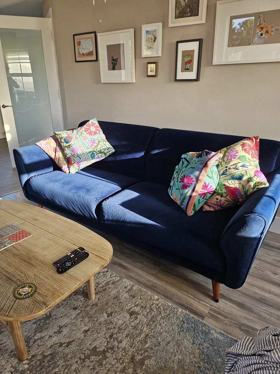 3 seater couch - Image 3