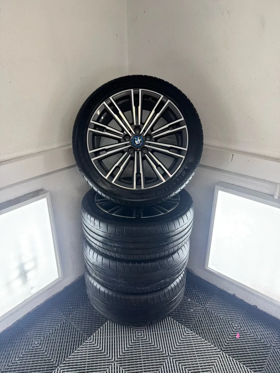 GENUINE 18” BMW 3 Series Alloys & Tires - Image 3