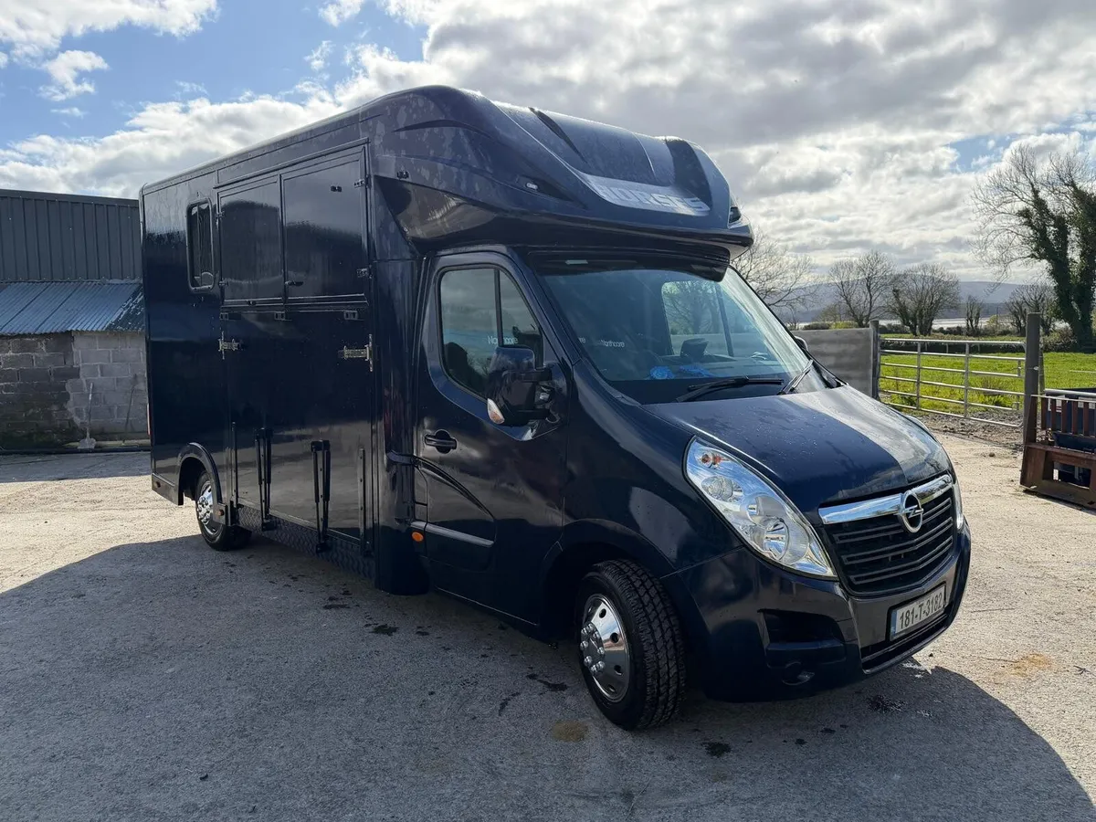 2018 3.5 tonnes 2 stall Horse - Image 3