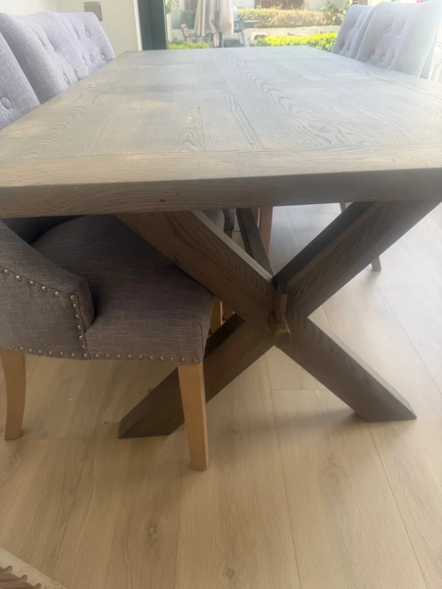 Table and 6 chairs - Image 2