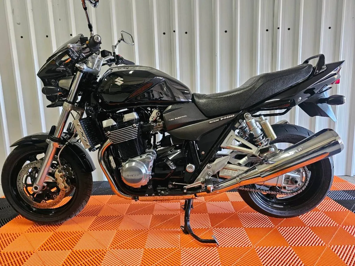 Suzuki GSX 1400 - Image 1