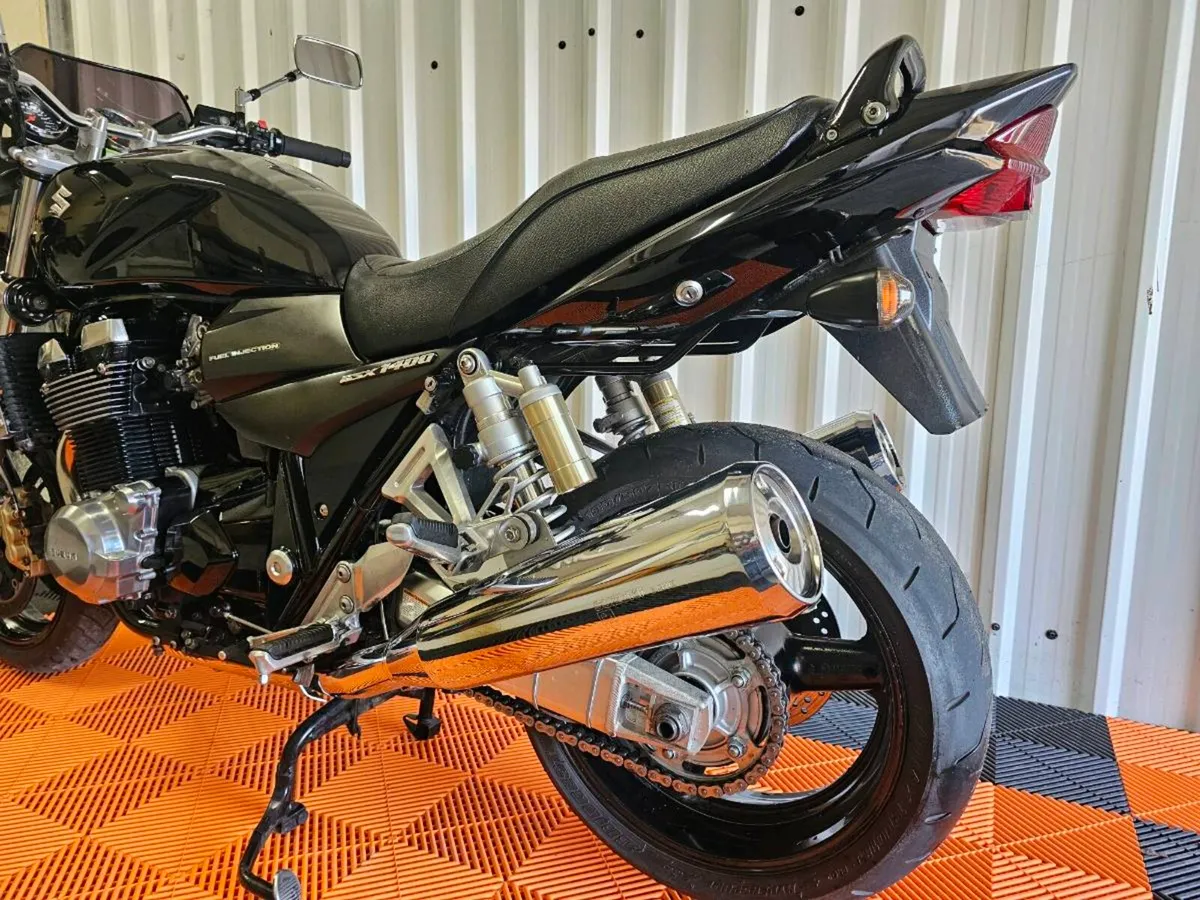 Suzuki GSX 1400 - Image 3