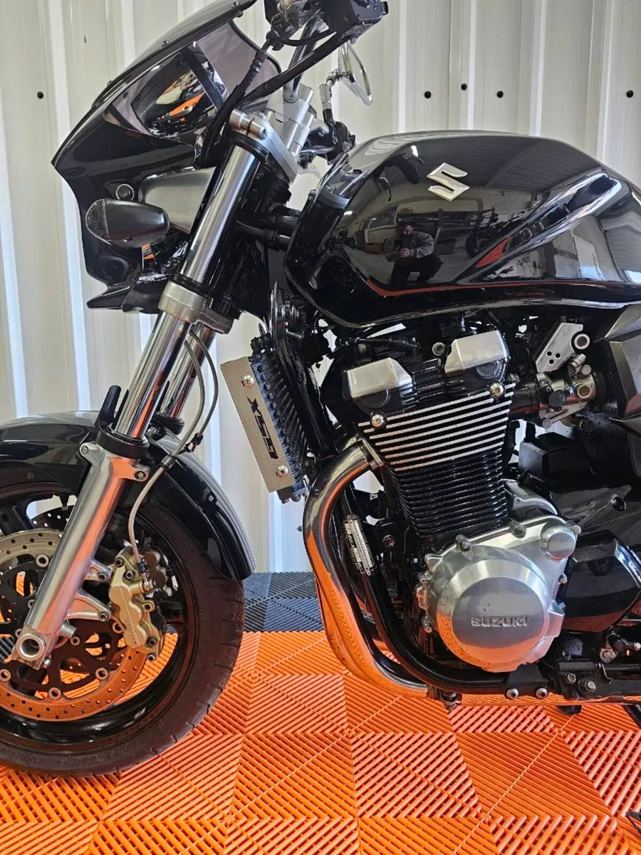 Suzuki GSX 1400 - Image 4