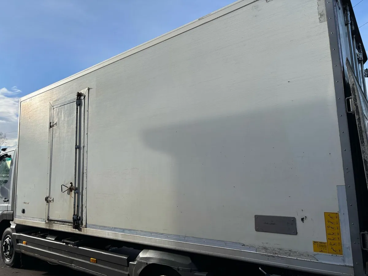 17ft insulated body for sale - Image 1