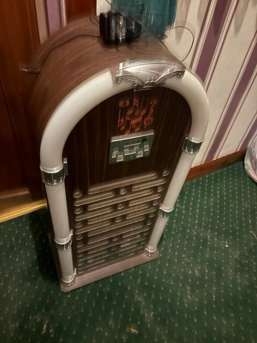 Itek- Jukebox Bluetooth and FM - Image 1