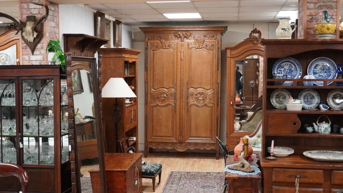 Antique French Oak Armoire / Wardrobe - Image 1