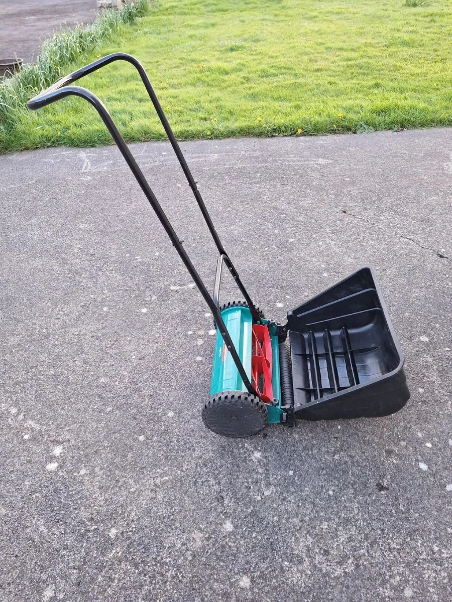 Push Lawn Mower - Image 1