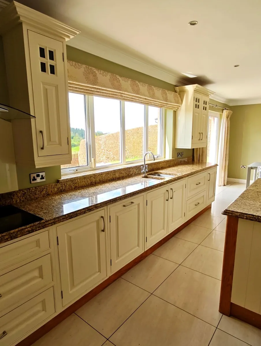 Solid Wood In Frame Kitchen with Granite Worktops - Image 2
