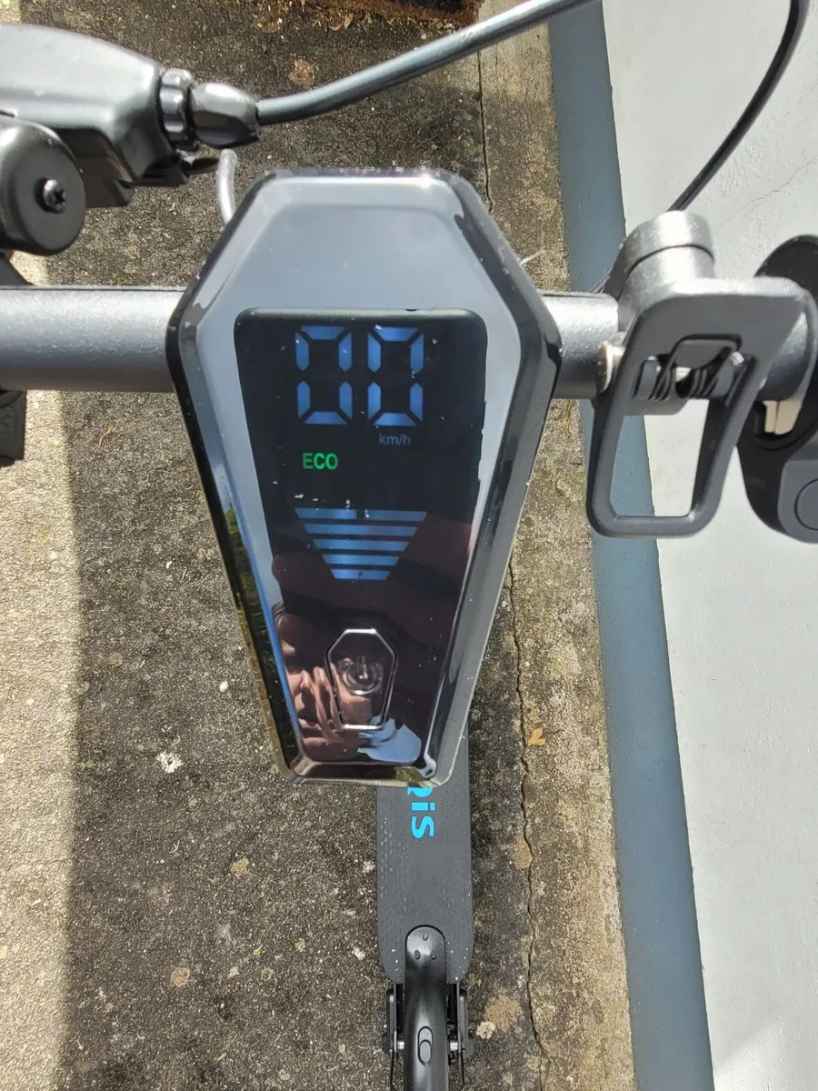 Electric scooter - Image 3