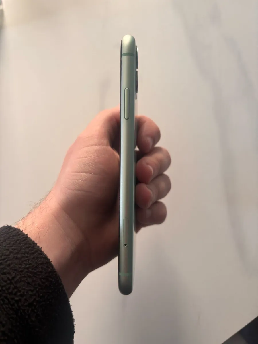 iphone 11 - Image 3