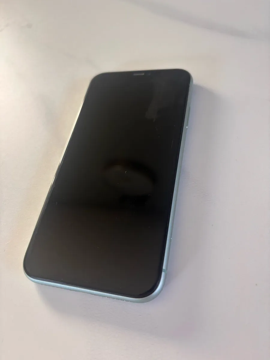 iphone 11 - Image 2