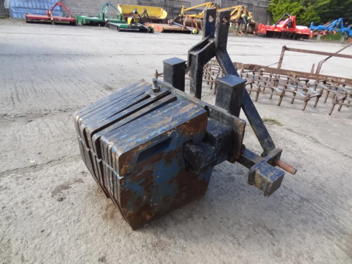 Set of Tractor Weights on 3 point linkage - Image 1