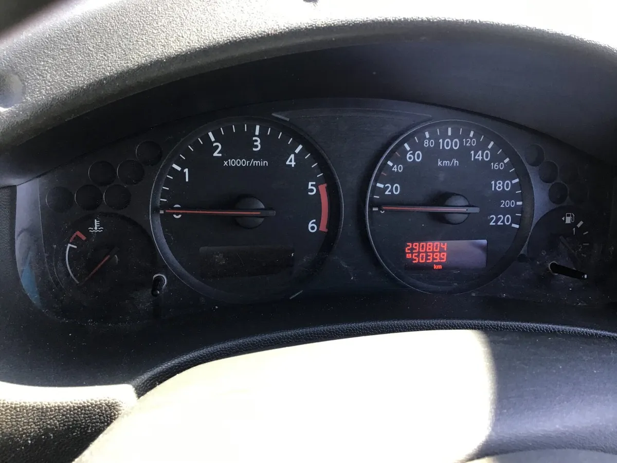 Nissan Navara 2015 - Image 2