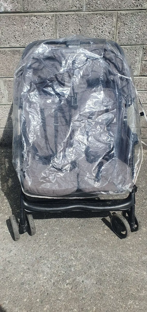 Double Child buggy. - Image 2