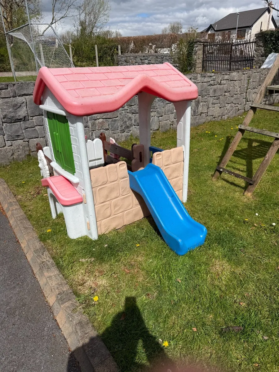 Outdoor playhouse - Image 1
