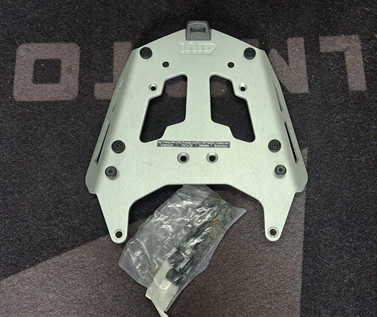 Givi (OBKN58B) Trekker Outback 58L Top Box - Image 3