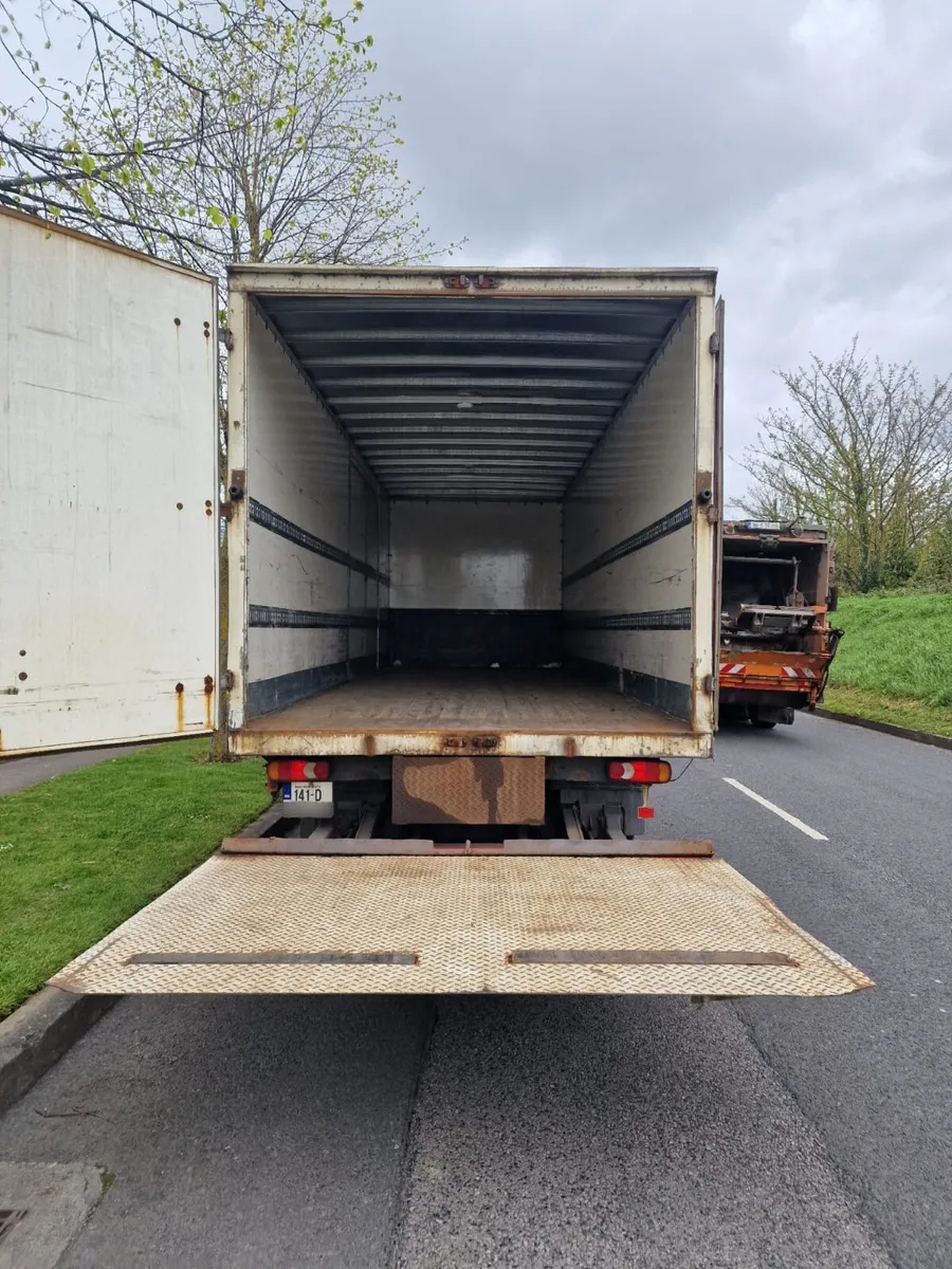 DAF LF250 Box with Tail Lift - Image 4