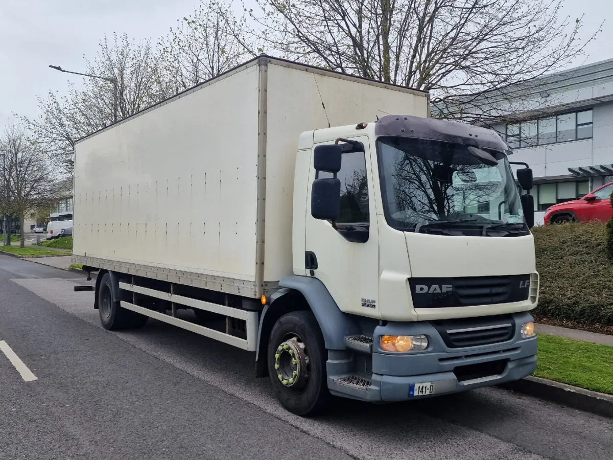 DAF LF250 Box with Tail Lift - Image 1