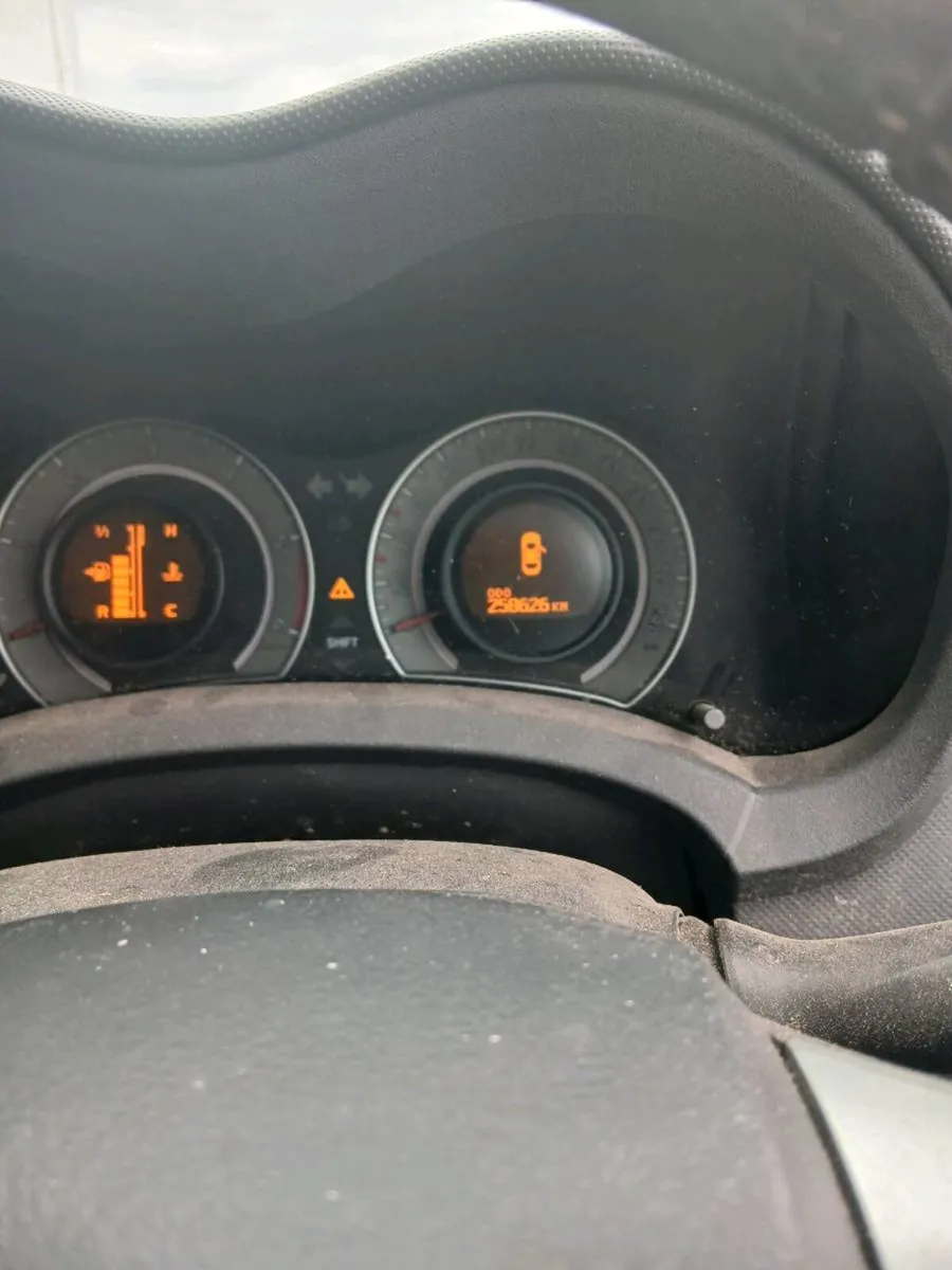 Toyota Auris Van - Image 4