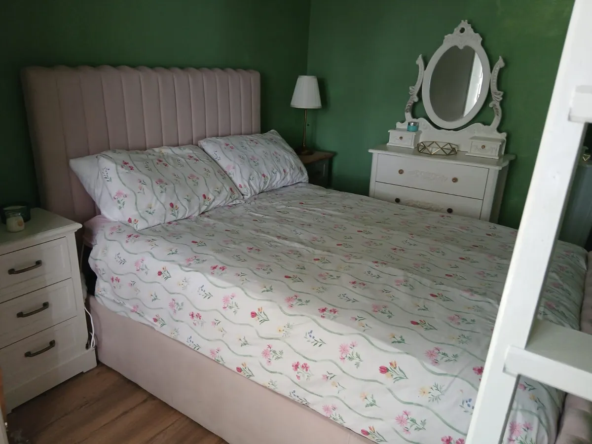 Double bed with storage - Image 1