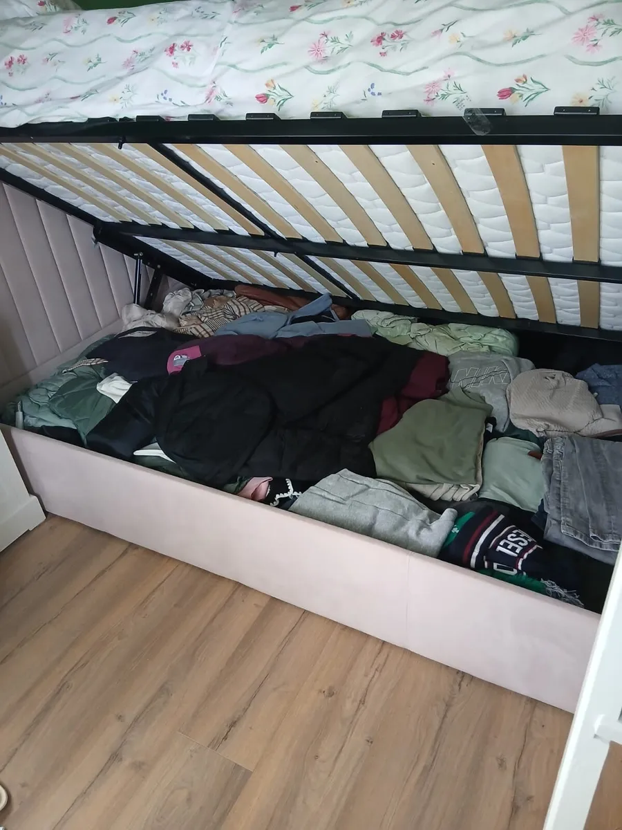 Double bed with storage - Image 2