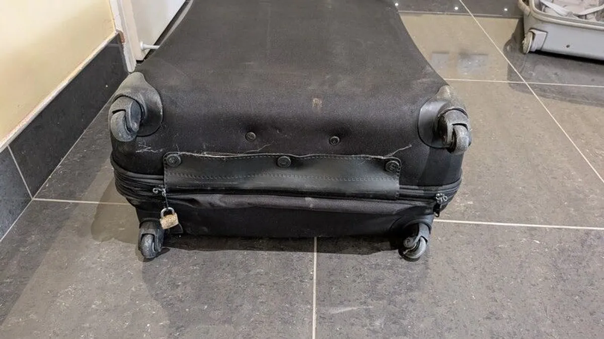 suitcases - Image 3