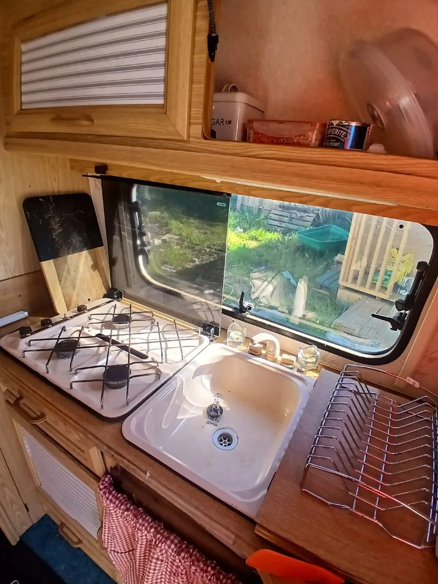 Caravan 4 Berth - Image 3