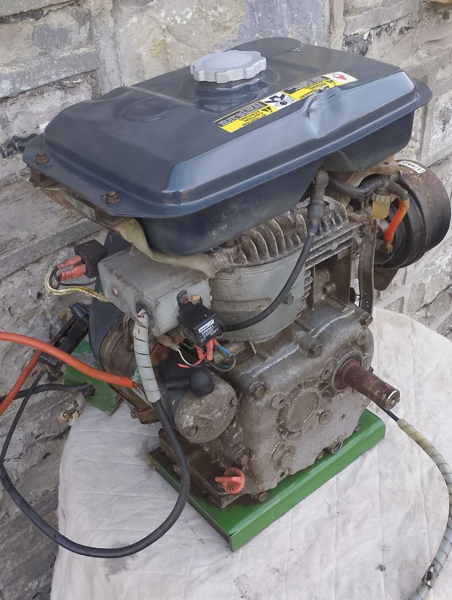 Kubota GS 700 7.2hp electric start engine - Image 4