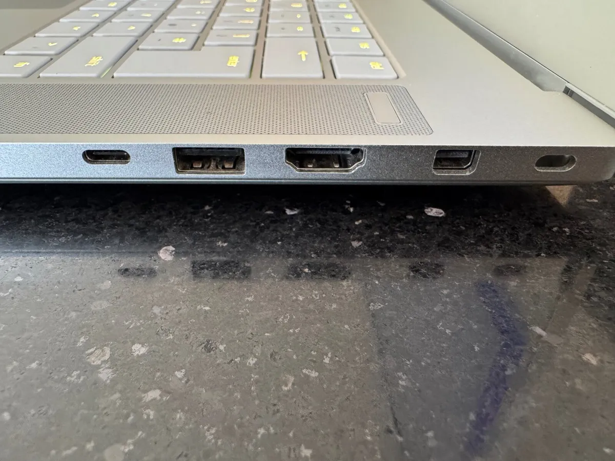 Razer Blade 15 Mercury i7-9750H/FHD-240Hz/512GB - Image 3