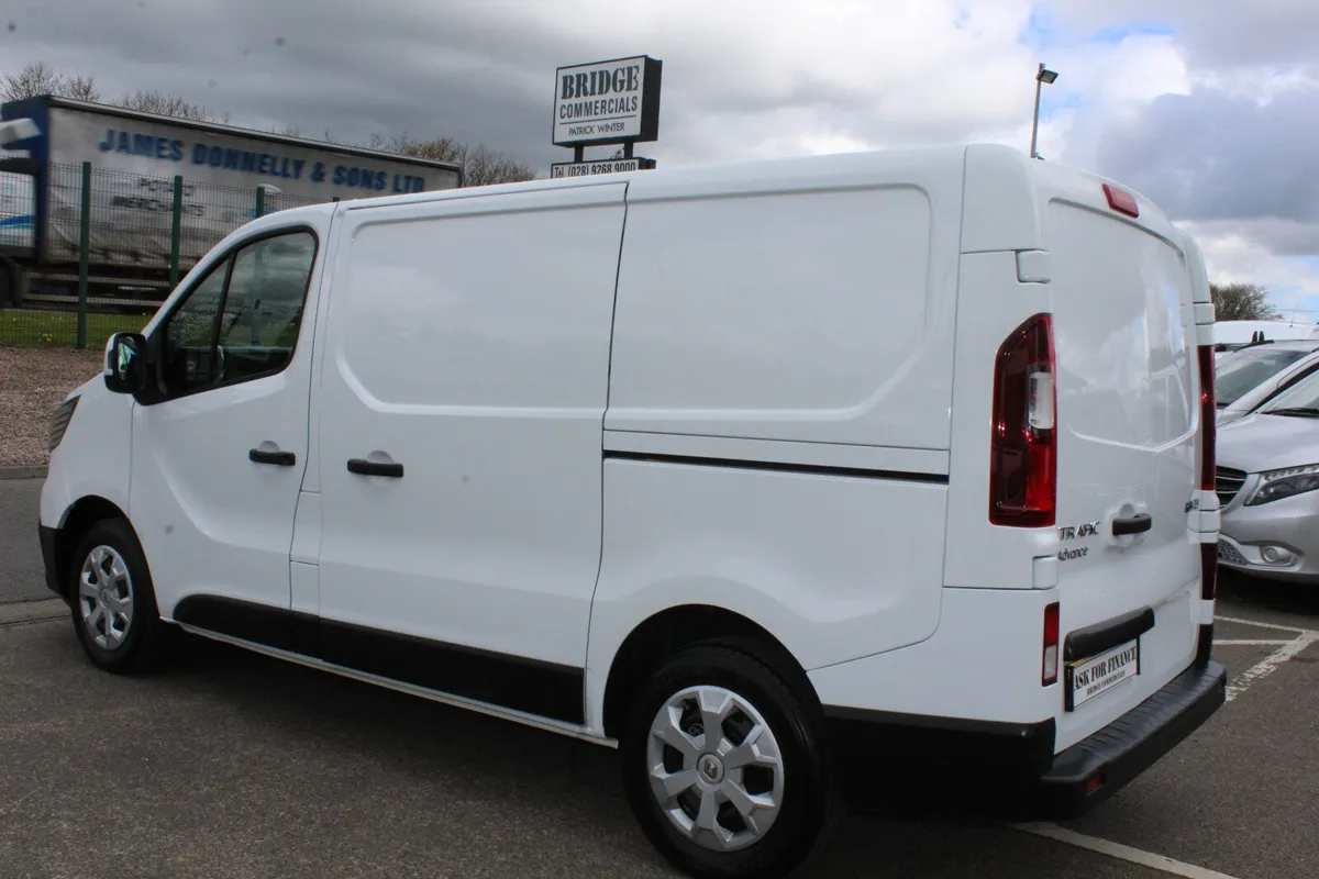 2024 Renault Trafic SL30 Advance - Image 3