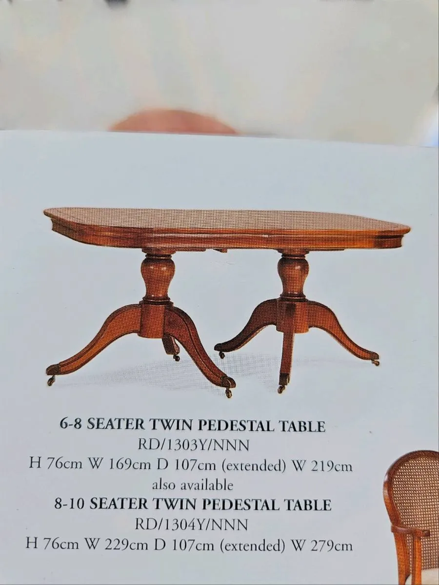 Dining room table - Image 3