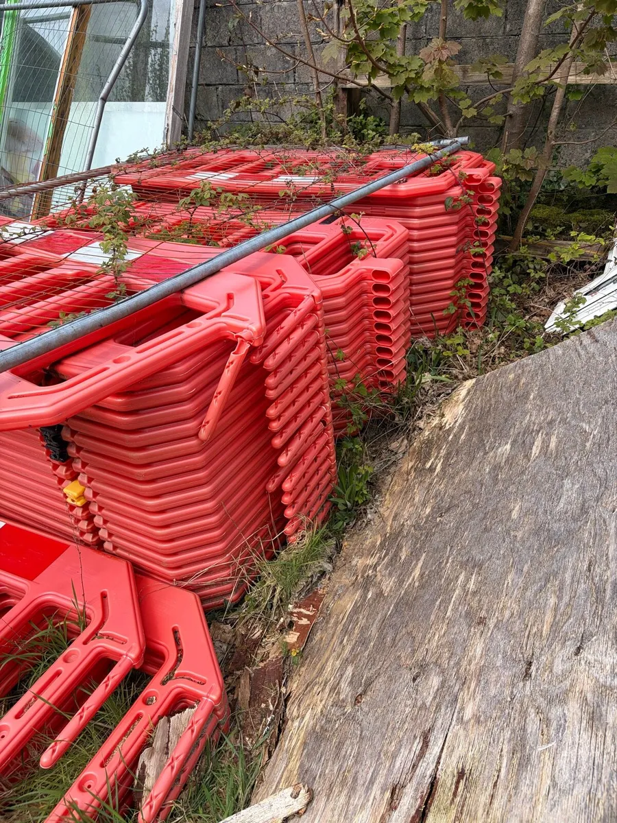 Barrier fencing - Image 1