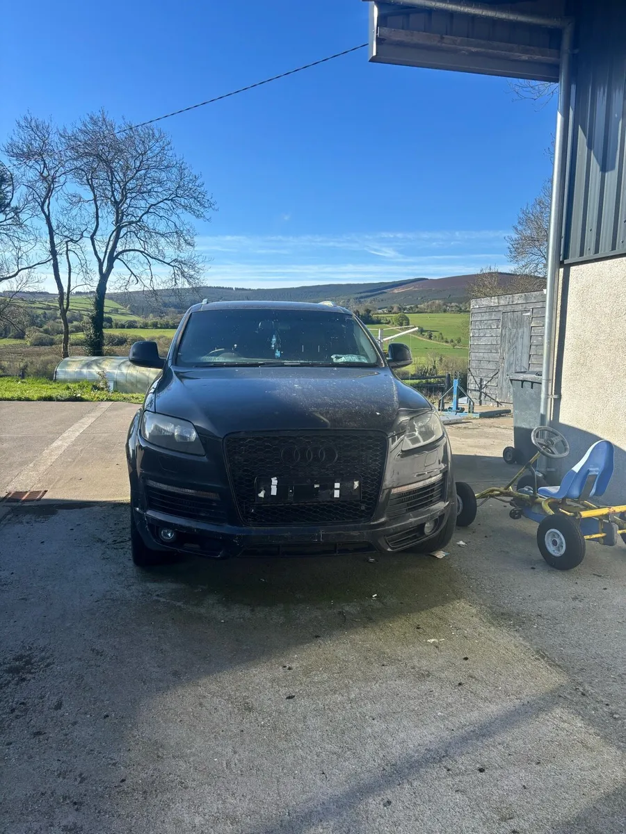 Audi Q7 - Image 2
