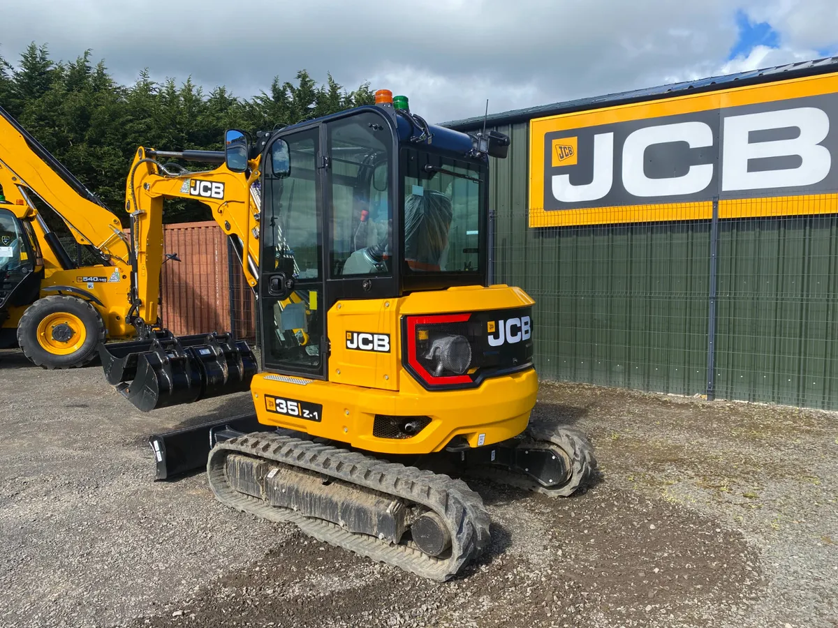 NEW JCB 35Z PLUS MINI DIGGER YEAR 2025 - Image 3