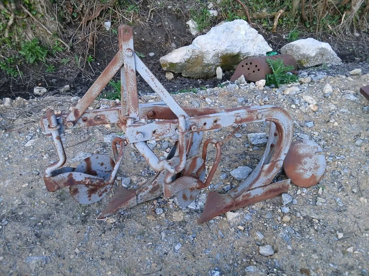 Ferguson 2 furrow plough - Image 1