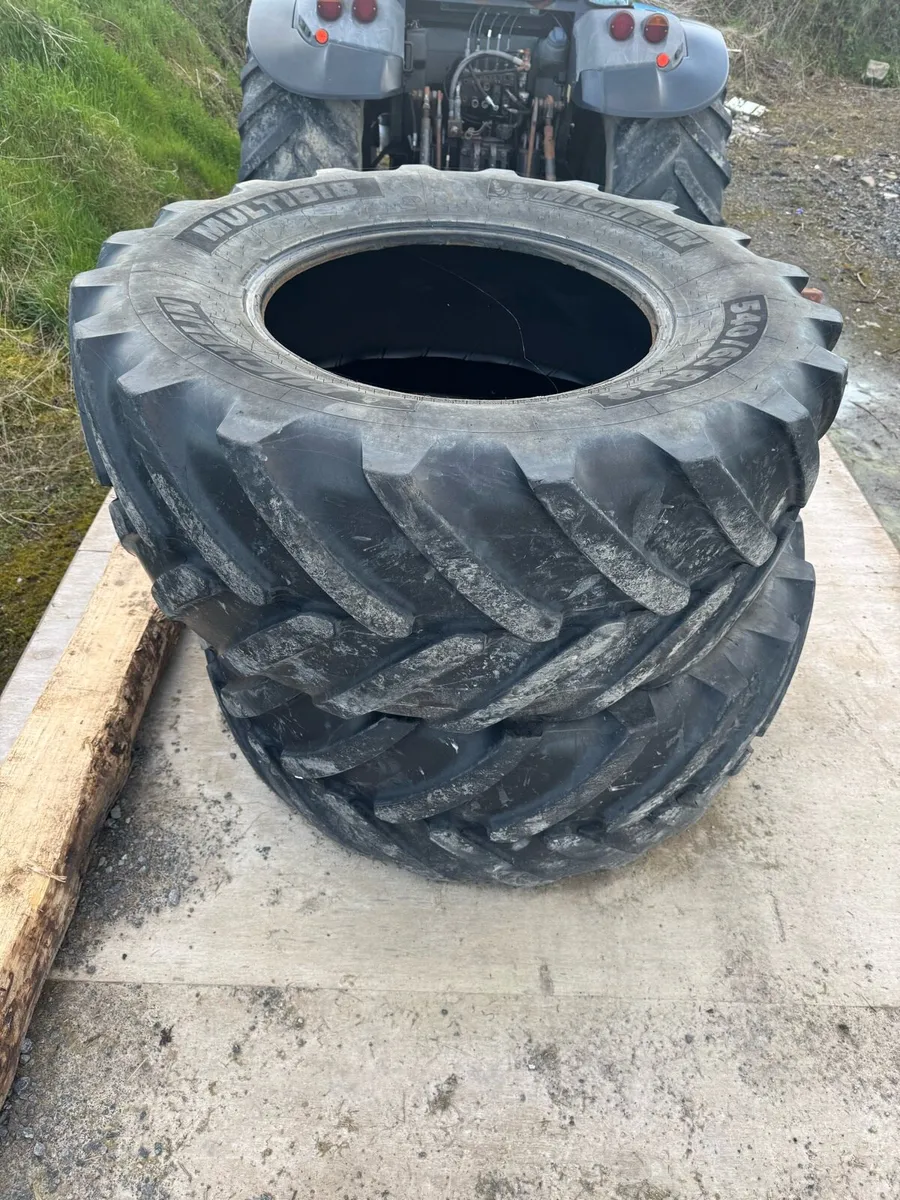Tractor tyres - Image 1