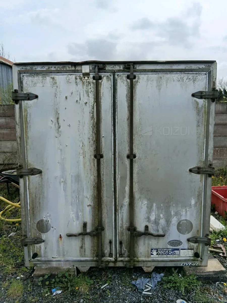 Sheds and containers - Image 3