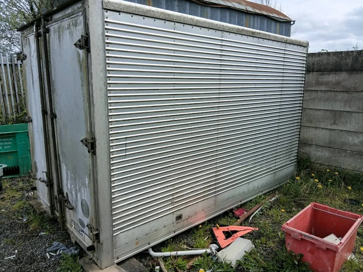 Sheds and containers - Image 4