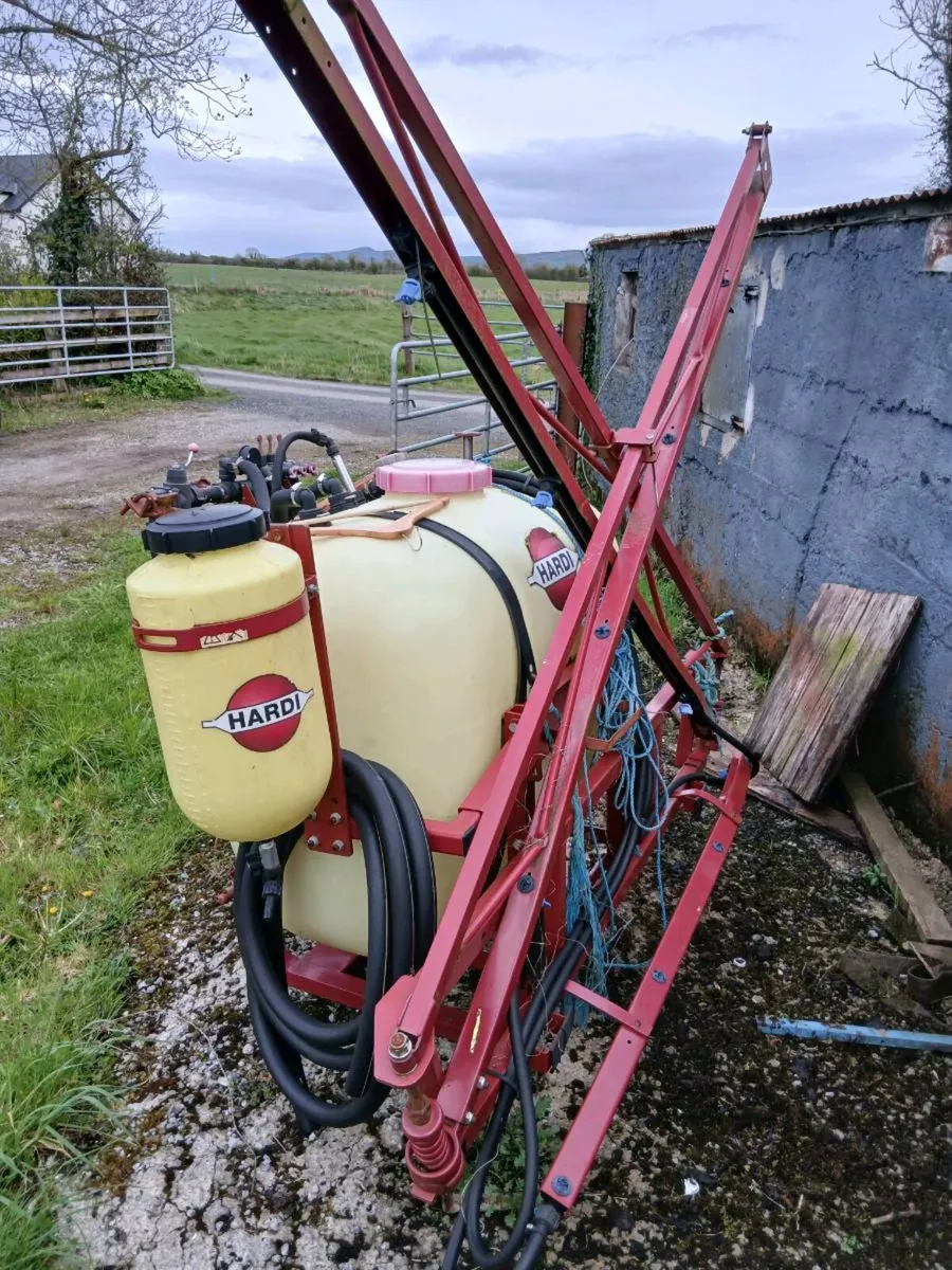 Hardi 400 litre sprayer - Image 2