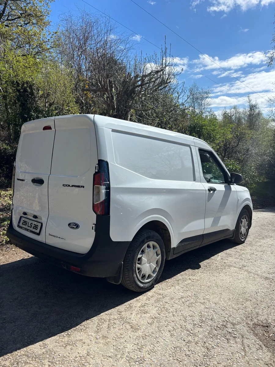 Ford Transit Courier Van 251 - Image 4