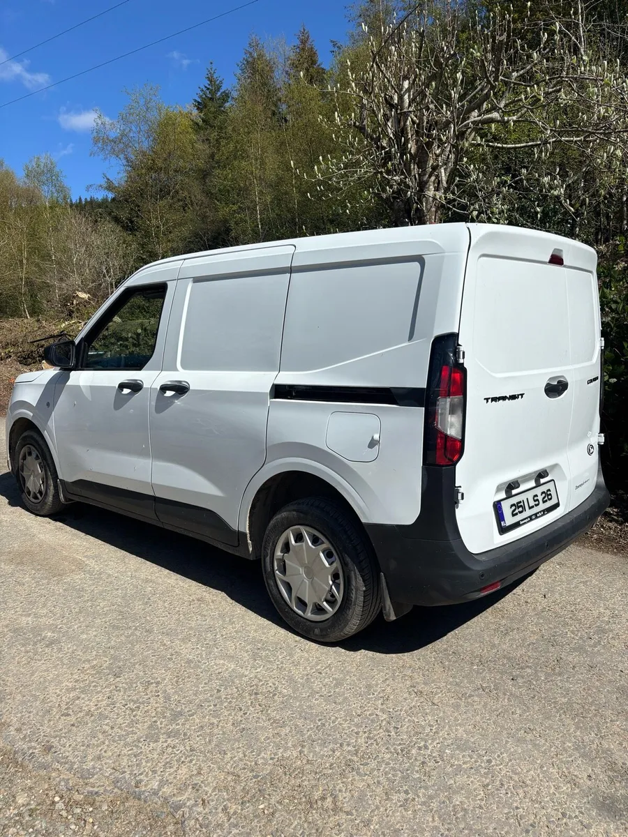 Ford Transit Courier Van 251 - Image 2