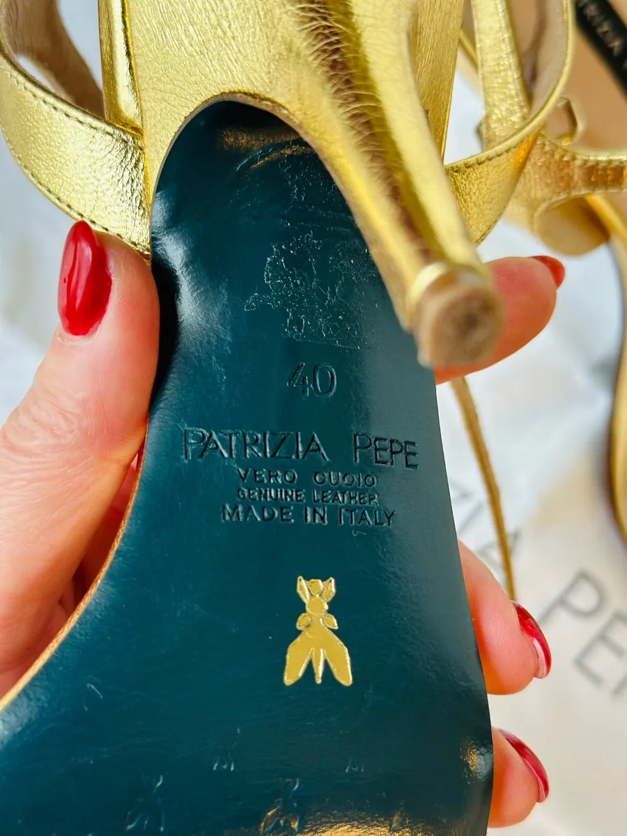 Gold shoes - Image 4