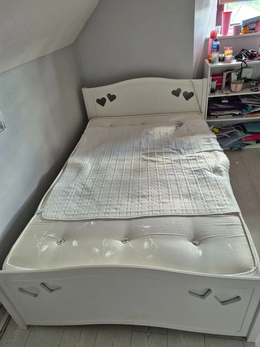 Small double bed frame - Image 1