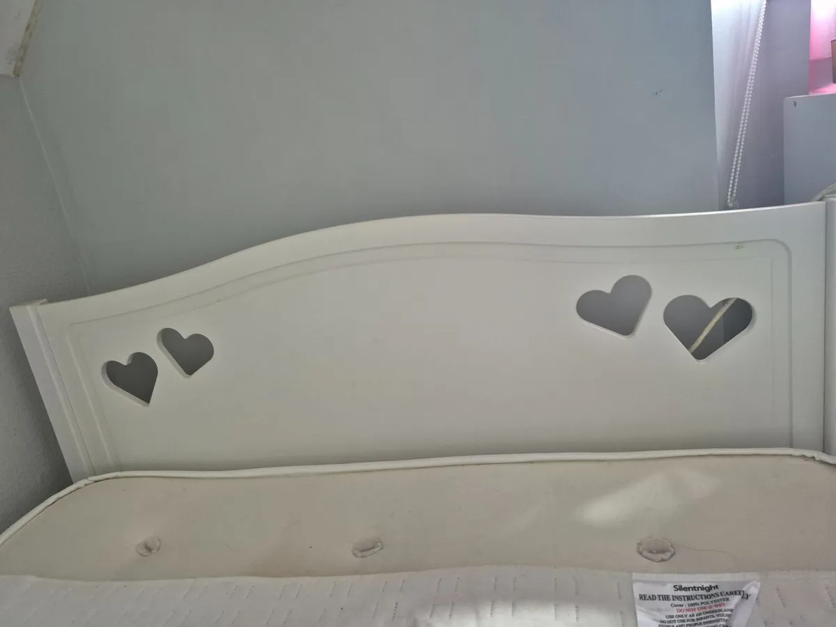 Small double bed frame - Image 2