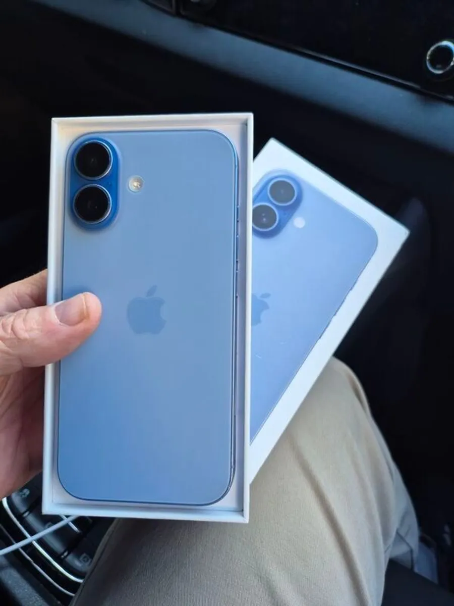 IPhone 17 256GB Blue Apple Warranty Jan 27 Sim Free Battery Health 100% Fully Boxed Screen Protector and case - Image 1